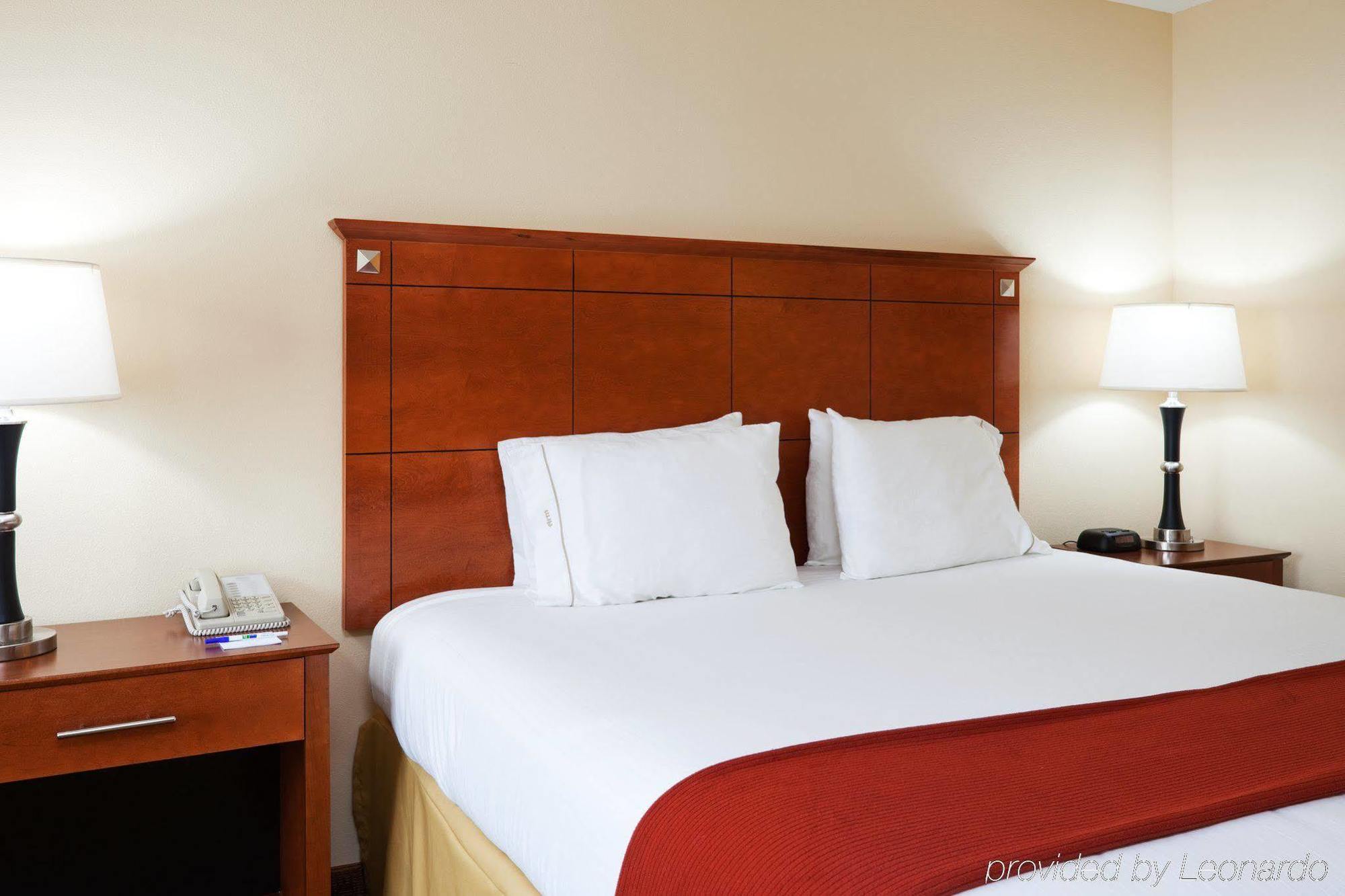 Holiday Inn Express Phenix City-Fort Benning By Ihg Ngoại thất bức ảnh